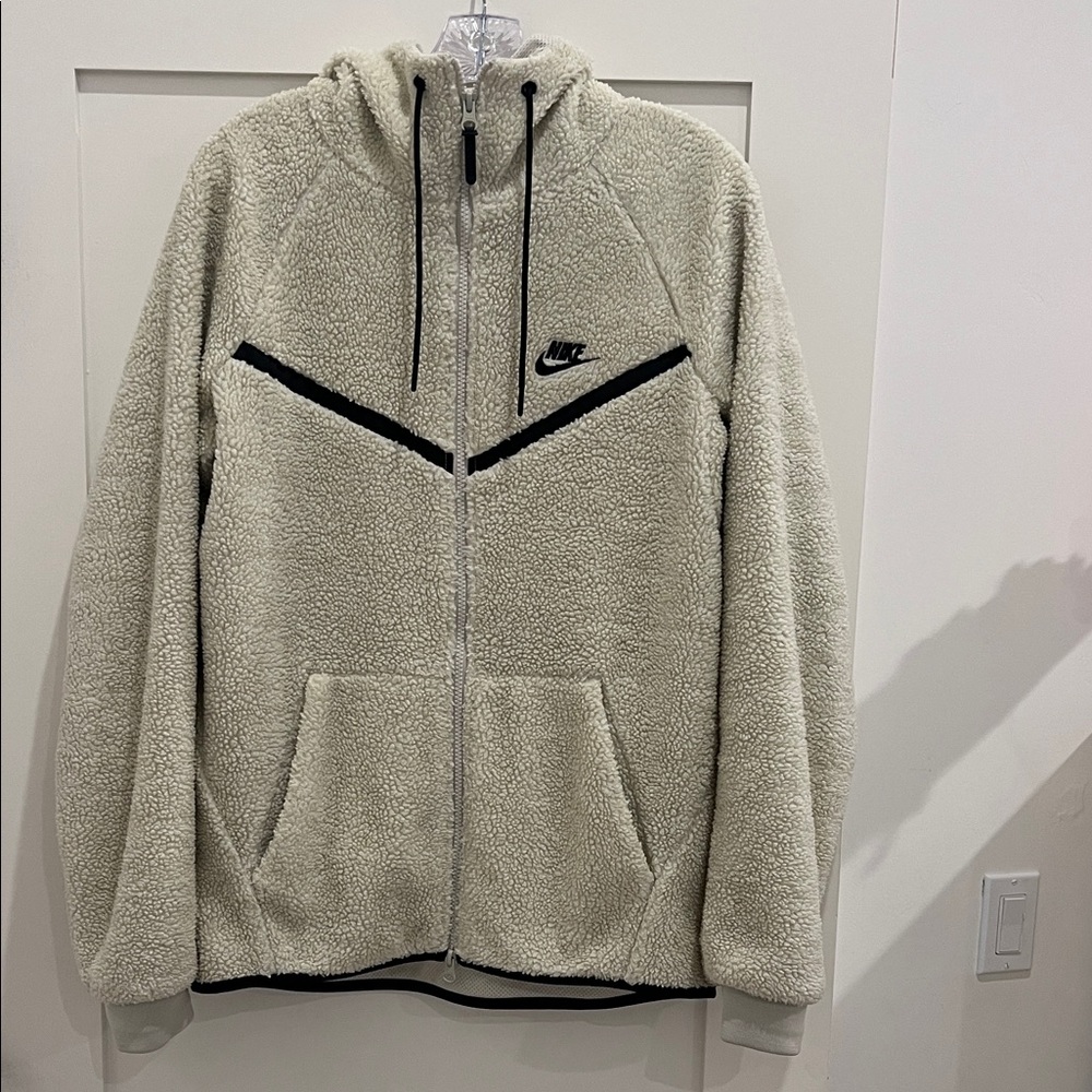 Nike Tech Fleece Sherpa ICON Wind Runner Jacket. Mens Large in Cream